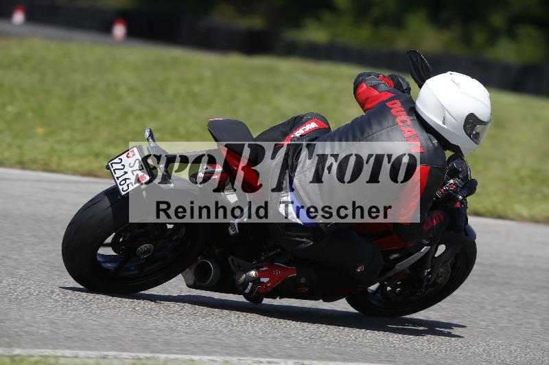 /Archiv-2024/29 12.06.2024 MOTO.CH Track Day ADR/Gruppe gelb/backside